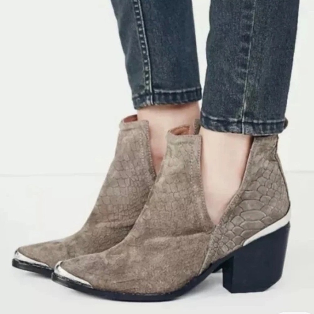 Jeffrey Campbell‎ Cromwell Suede Snake Heeled Booties 7 Grey Cut Out Western